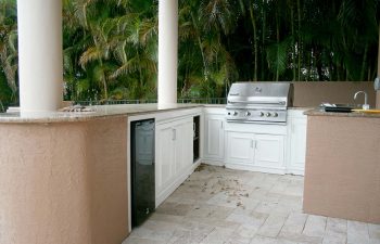 outdoor kitchen