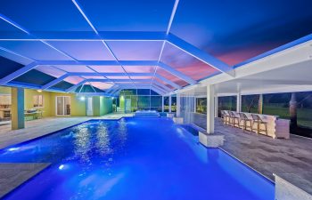 Swimming pool under an openwork steel structure