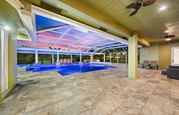 Swimming pool under an openwork steel structure